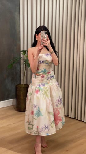 فستان صباح العيد بطابع مورد