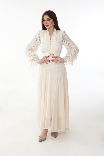 فستان بيج شيفون بتداخل دانتيل باكمام طويلة