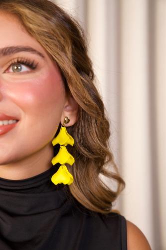 أقراط متدلية بتصميم زهري ثلاثي