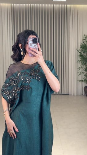 جلابية ستان بطابع بارز