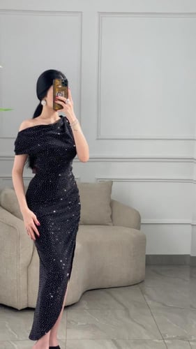 فستان سهرة بكريستالات صغيره