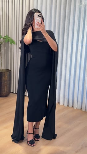 شال طويل على الكتف