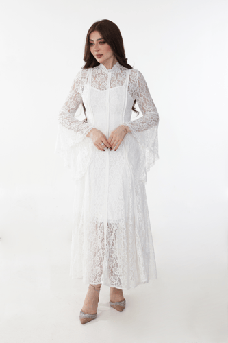 فستان دانتيل ابيض باكمام طويلة