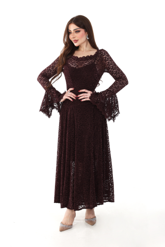 فستان دانتيل بلون برغندي عميق