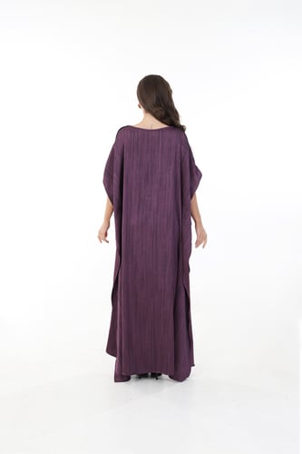 جلابية ستان بنفسجية فاخرة بتصميم واسع