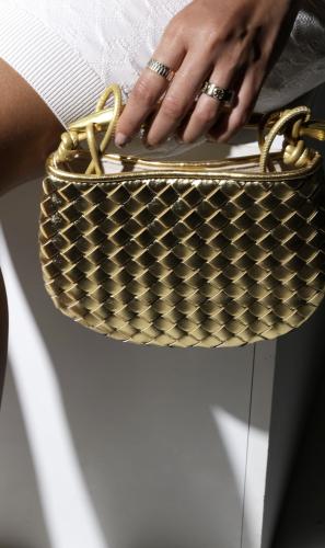 حقيبة كروس بودي جلد إنترشياتو ذهبي