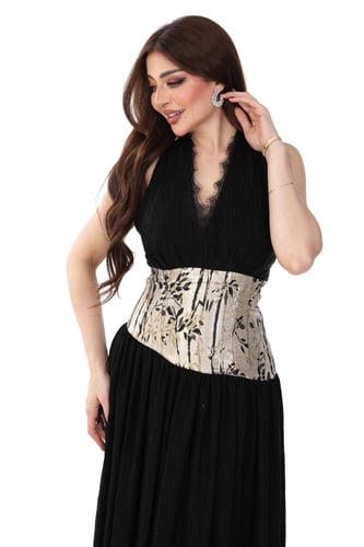 فستان سهرة هالتر مع خصر ذهبي جاكار