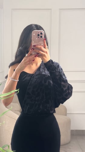 فستان بقصه الكم الواحد