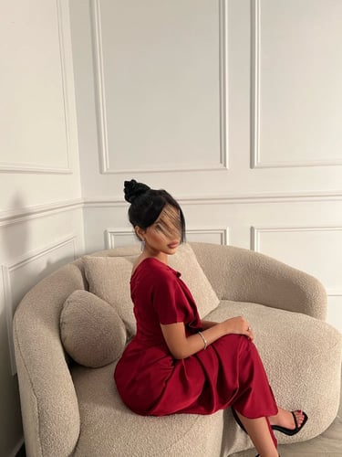 فستان حرير ناعم بكتف واحد