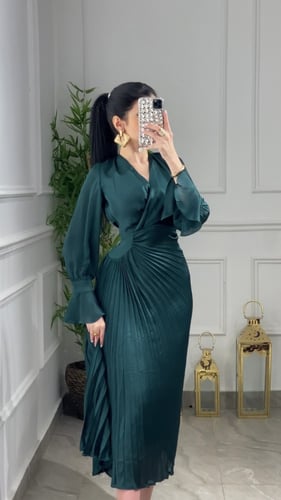 فستان بطابع كسرات