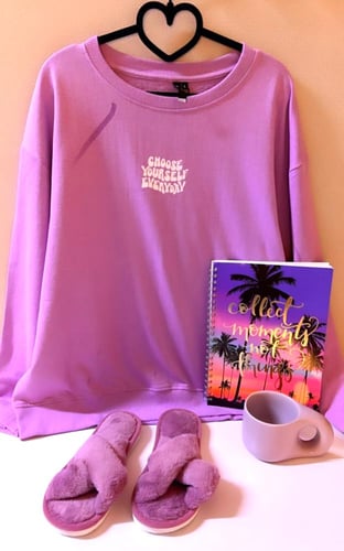 بلوفرات ساده لصديقات