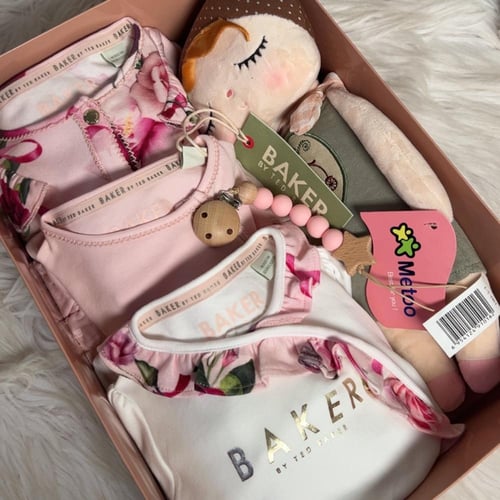 هدايا مواليد بنات عدد 3 افرولات ماركة تيد بيكر