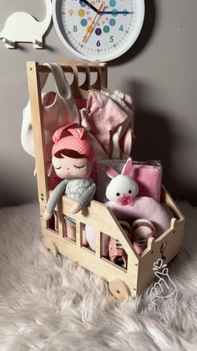 هدية فاخرة بناتي من ماركات متنوعة ٦-٩ اشهر