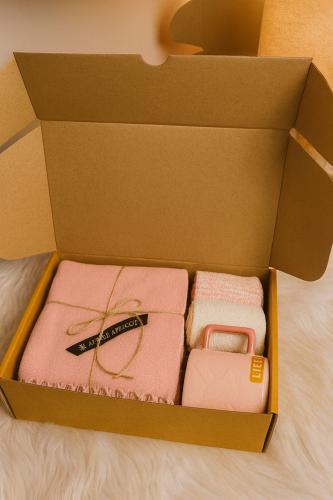 شال صوف شتوي مع قهوتك… رفاهية الدفا