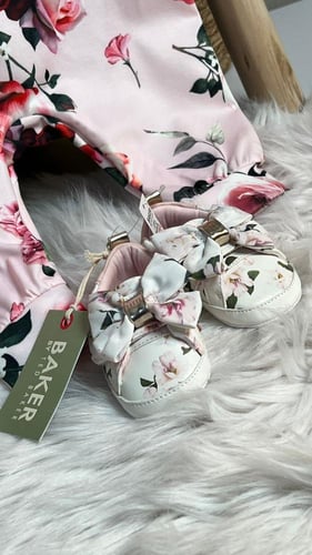 هدية فاخرة للمواليد من تيد بيكر، جودة ممتازة ومقاس...