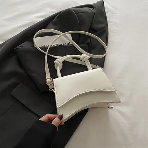 حقيبة كتف نسائية عصرية لون نقي