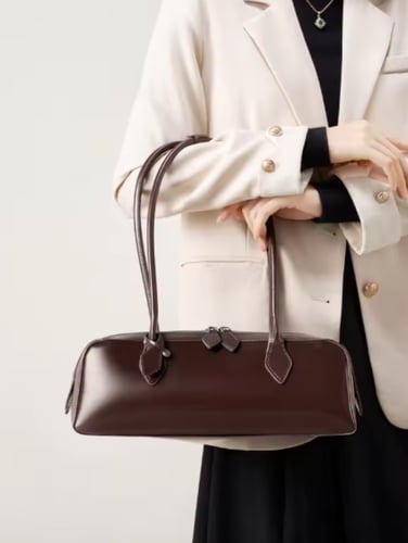 حقيبة يد مستطيلة الشكل