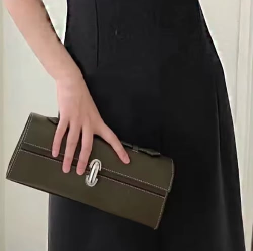 حقيبة يد نسائية بمقابض علوية