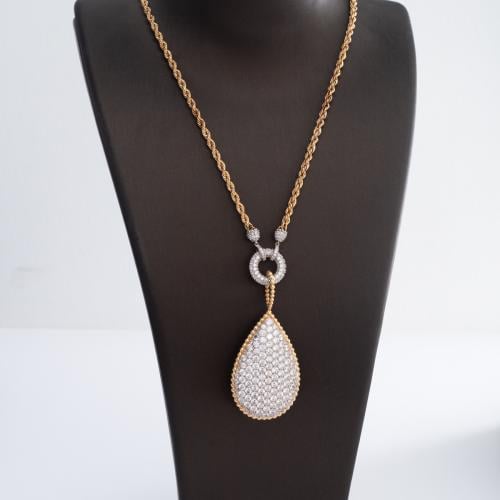 عقد ذهب تصميم عالمي