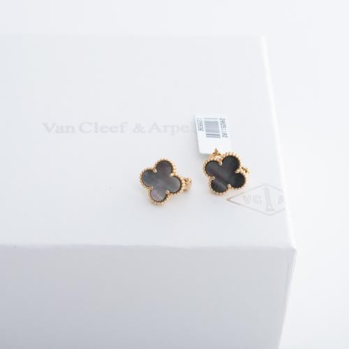 حلق ذهب تصميم عالمي