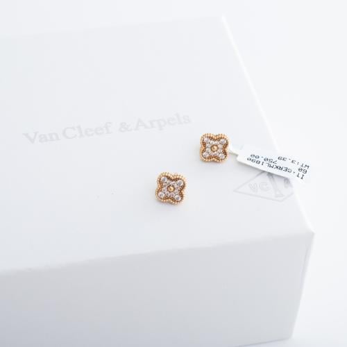 حلق ذهب تصميم عالمي