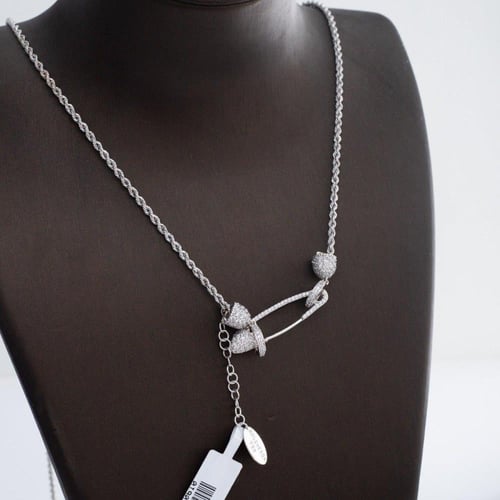 عقد ذهب تصميم عالمي