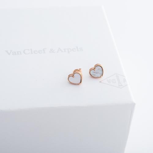 حلق ذهب تصميم عالمي