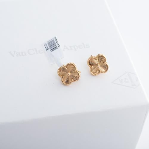 حلق ذهب تصميم عالمي