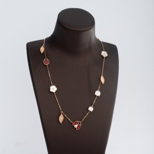 عقد ذهب تصميم عالمي