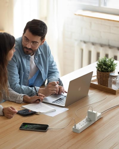 توصيلة أنكر منافذ طاقة ومنافذ USB-A