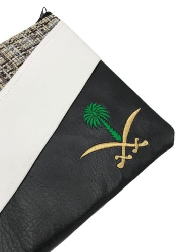 حقيبة باوتش سيفين ونخلة