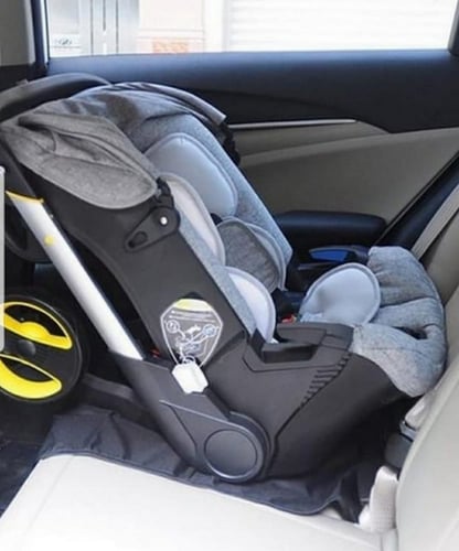 عربية كارسيت لون أسود ( كرسي سيارة + عربية)