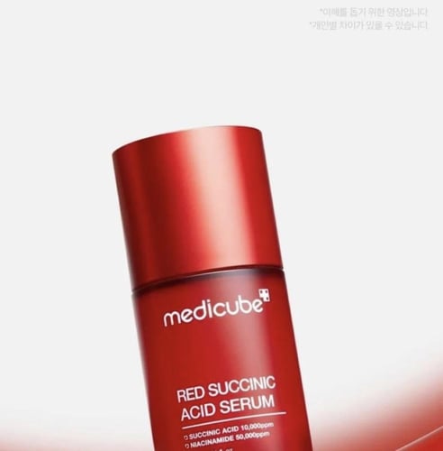 سيروم لتصفية البشرة بحمض السكسينيك من ميديكيوب - 3...