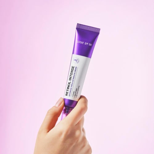 مجموعة العناية بالهالات والشفاه لمظهر أكثر إشراقًا...