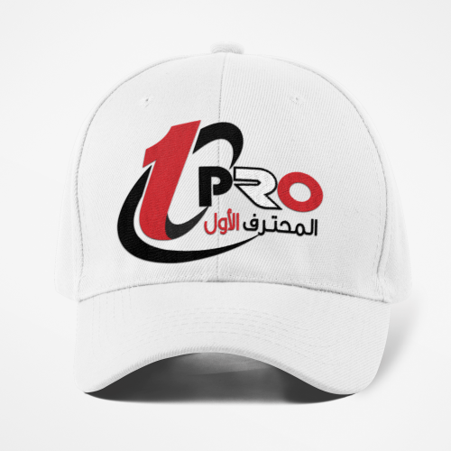 قبعه وعليها شعار