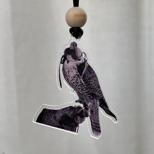 تعليقة سيارة الصقر - تصميم أنيق ومميز