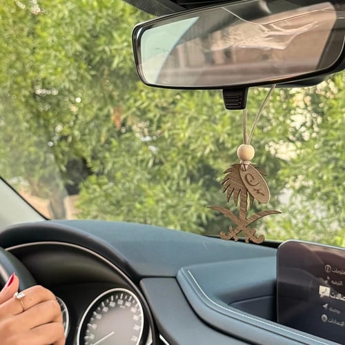 تعليقات خشبية