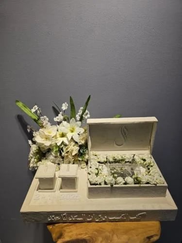 Artificial rose flower Queen sculpture mg004