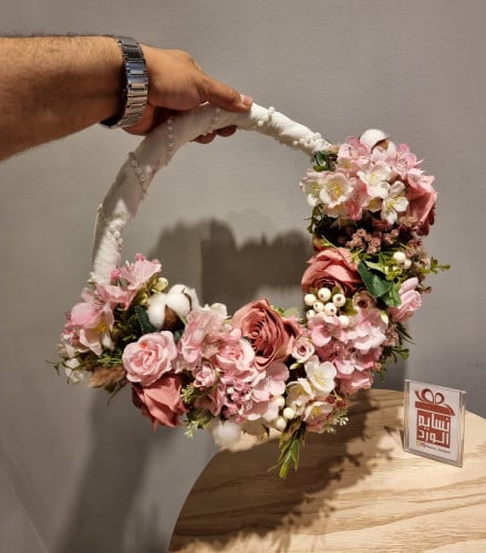 مسكة عرائس ورد صناعي