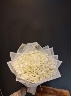 باقة ورد 60 وردة 10107