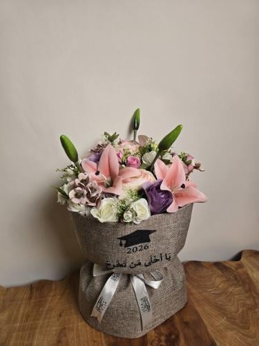 باقة ورد صناعي للتخرج AW245