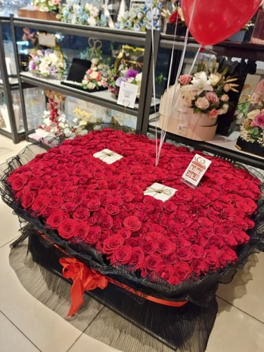 باقة ورد 365 وردة ونص كيلو باتشي رقم المنتج Ae1121