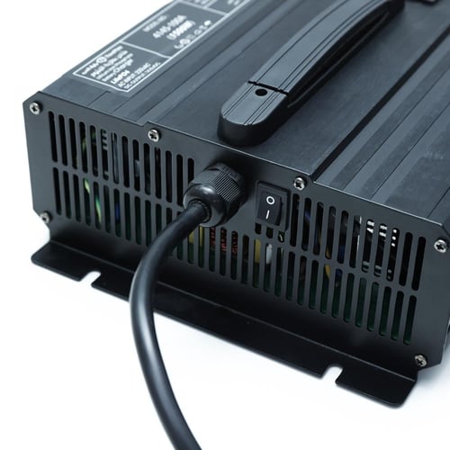 شاحن بطارية ليثيوم 100 امبير