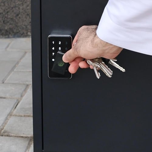 صندوق استلام الشحنات الذكي