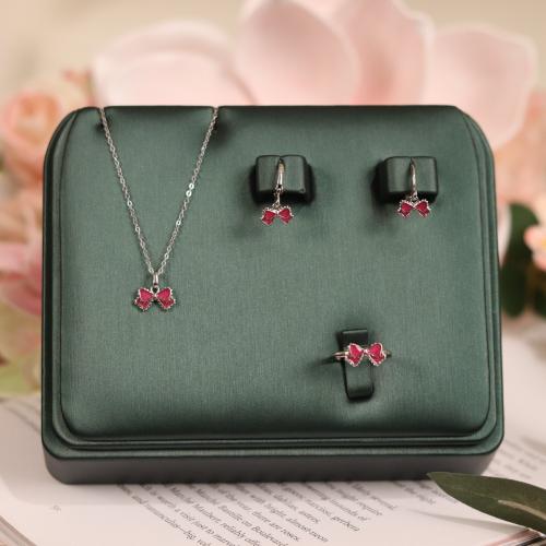 طقم الفيونكة الزهرية - 0560