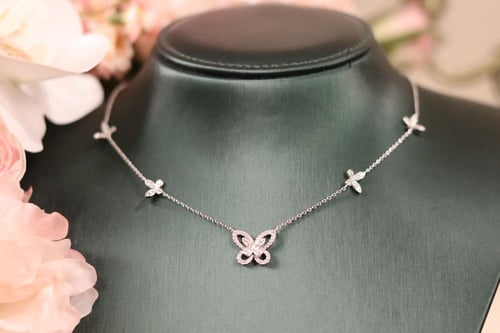 عقد فراشات الربيع - 0551