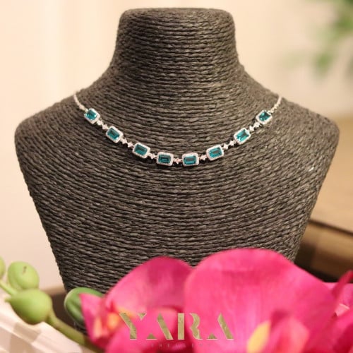 عقد أنيق من الفضة عيار 925 وحجر الزركون - 0401