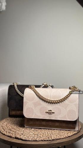 Clara Coach elegant and distinctive price includes Tabi