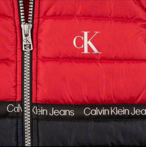 طقم CALVIN KLEIN اسود احمر