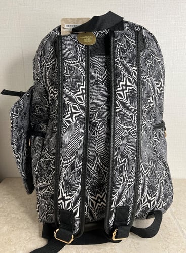 حقيبة ظهر مع محفظة بتشجيرة باللون الاسود